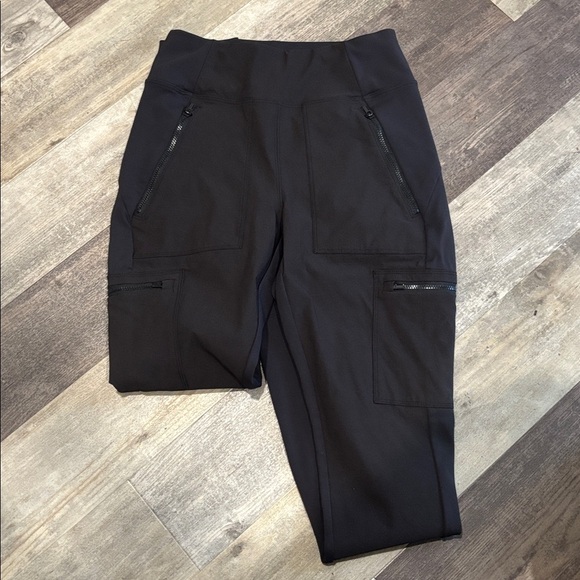 ATHLETA Headlands Hybrid Cargo Tight in Black style 353474 - Picture 2 of 2